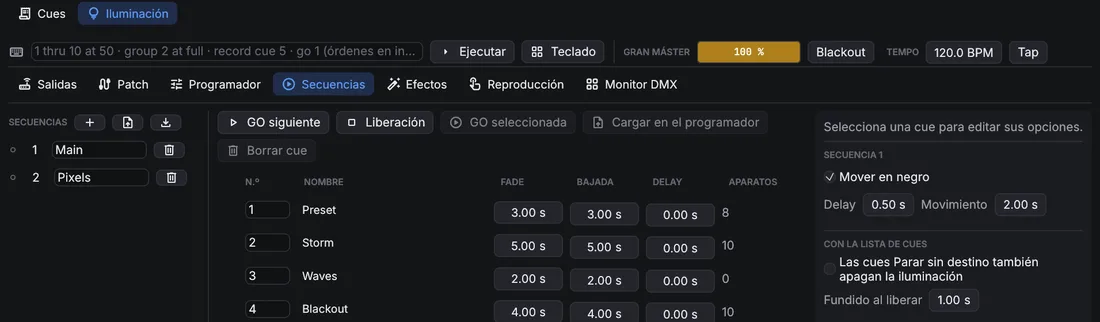Página Secuencias con la secuencia Main y sus cuatro cues, con sus tiempos de fade, bajada y delay.